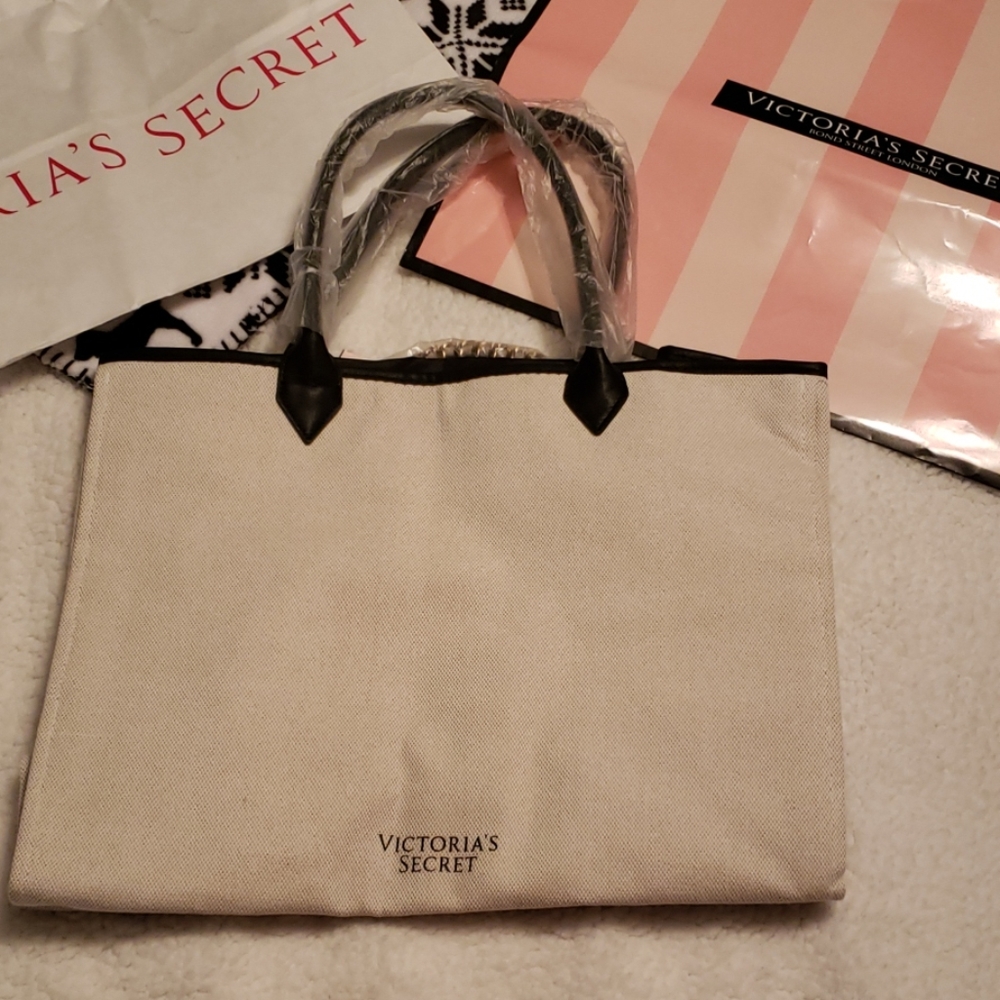 🌞3 for $25 NWT Victoria's secret tote - Picture 3 of 7
